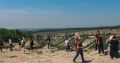Вид на объект: пещерный город Чуфут-Кале