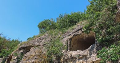 Точка притяжения туристов — пещерный город Чуфут-Кале