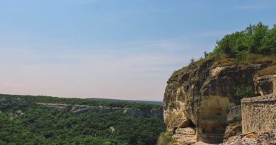 Остановка на маршруте — пещерный город Чуфут-Кале